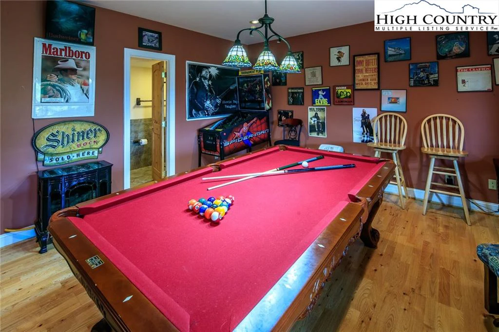 Image number 2 for the current listing