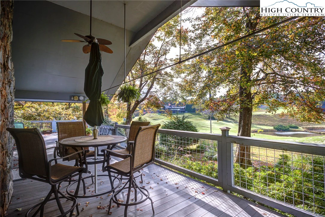 Image number 19 for the current listing