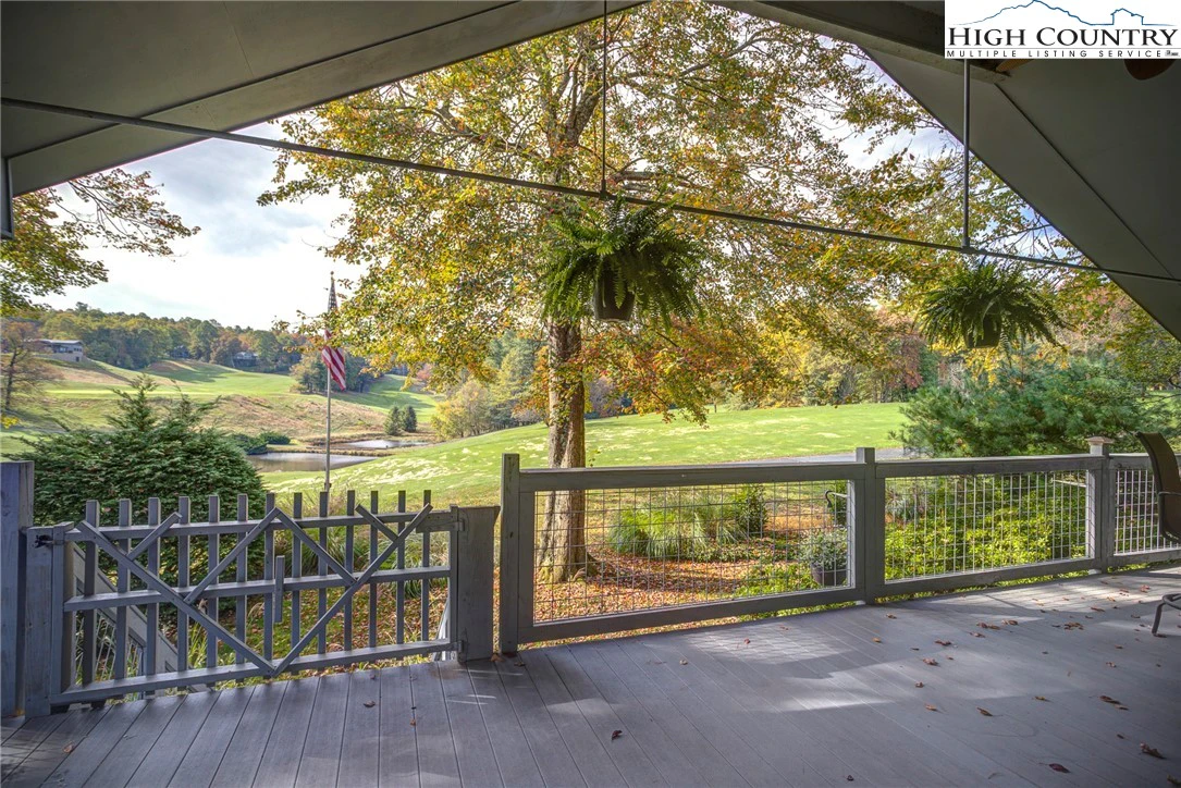 Image number 21 for the current listing