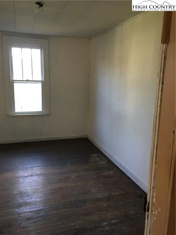 Image number 8 for the current listing