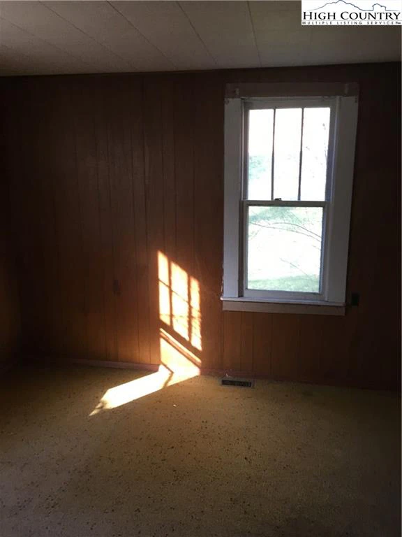 Image number 10 for the current listing