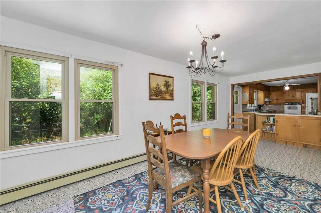 Image number 13 for the current listing