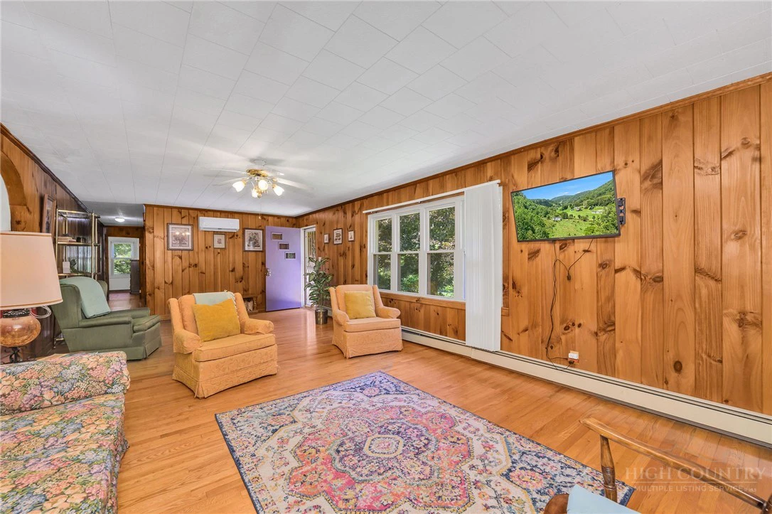 Image number 7 for the current listing