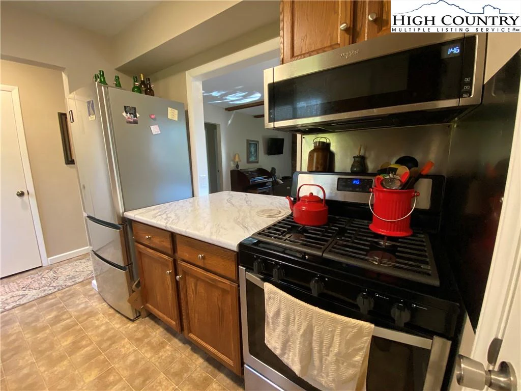 Image number 15 for the current listing