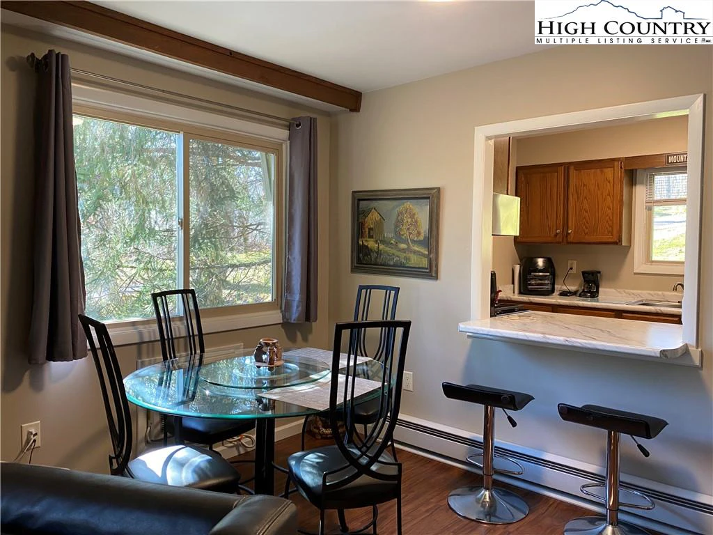Image number 14 for the current listing