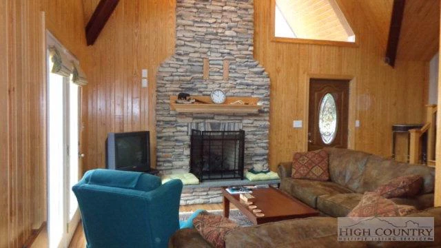 Image number 3 for the current listing