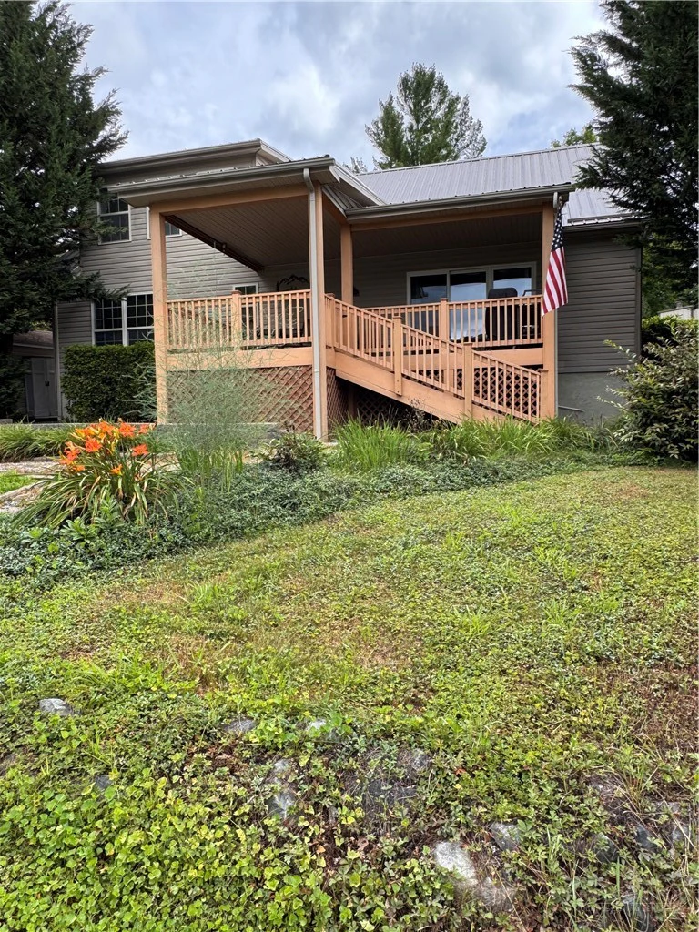 Image number 1 for the current listing