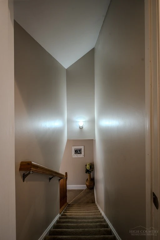 Image number 11 for the current listing