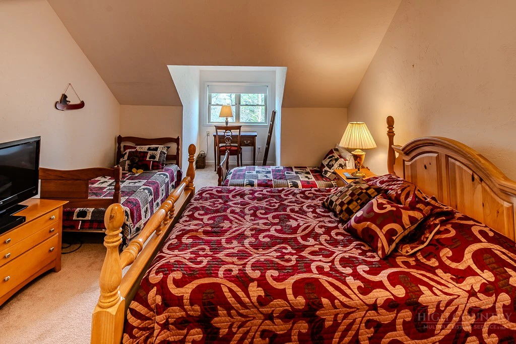 Image number 2 for the current listing