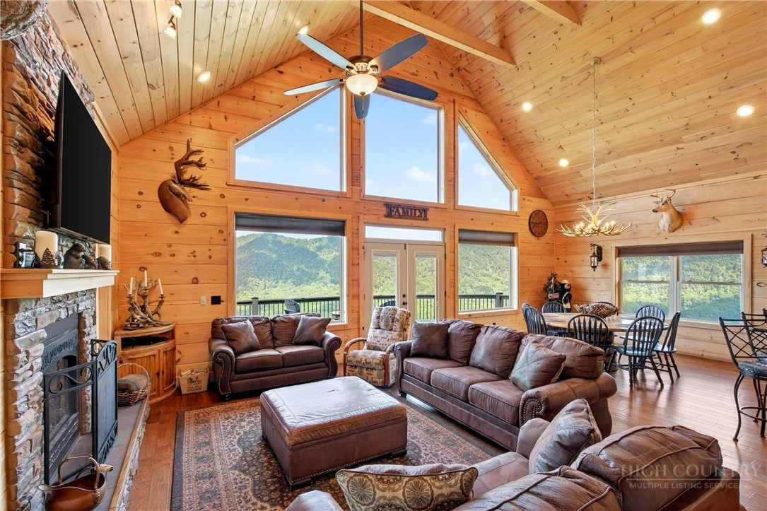 Image number 8 for the current listing