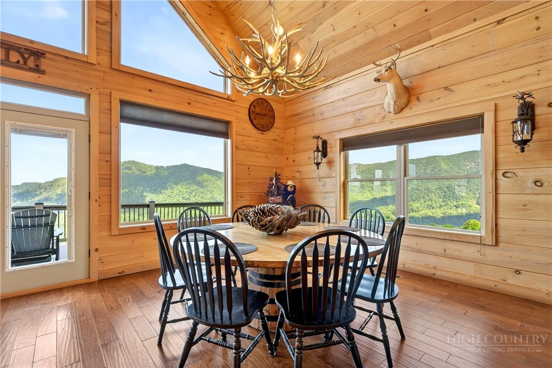 Image number 11 for the current listing