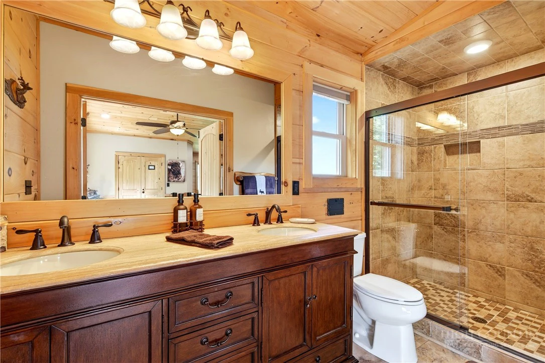 Image number 12 for the current listing