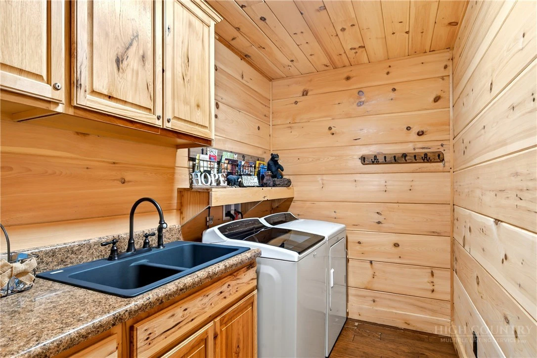 Image number 13 for the current listing