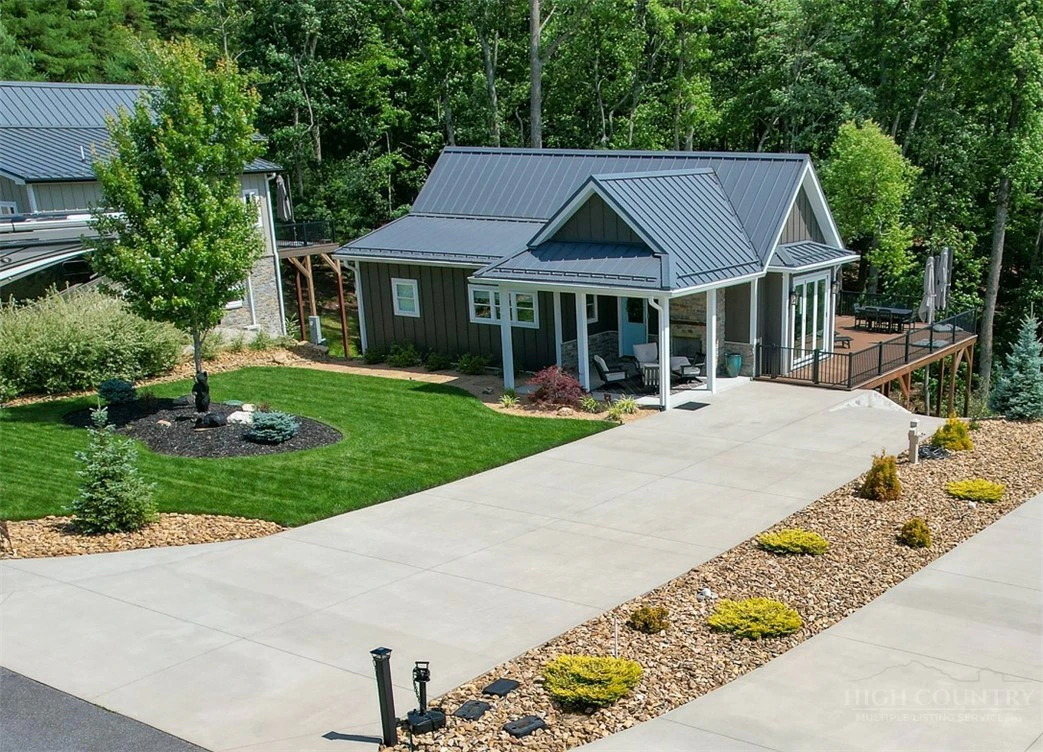 Image number 2 for the current listing