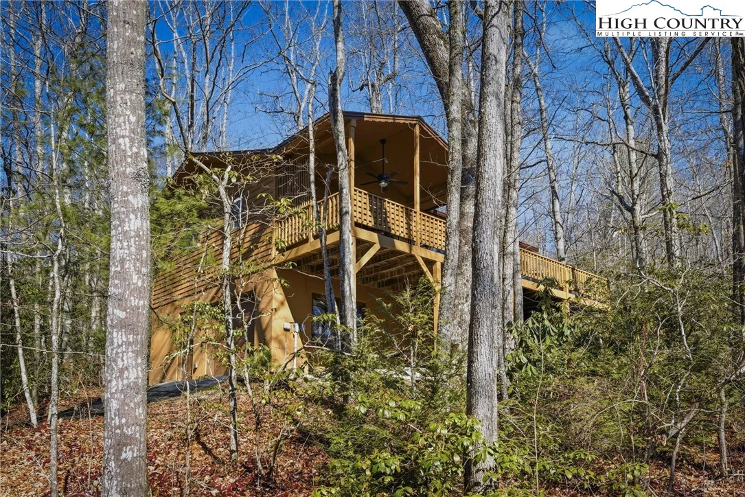 Image number 14 for the current listing