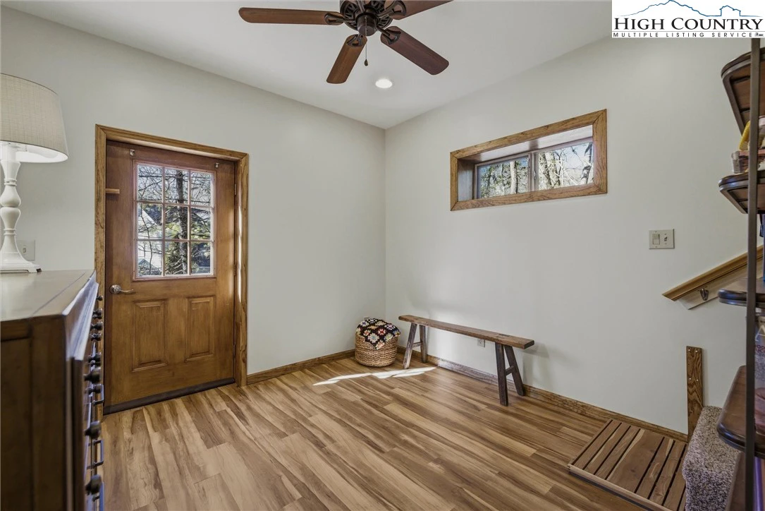Image number 5 for the current listing