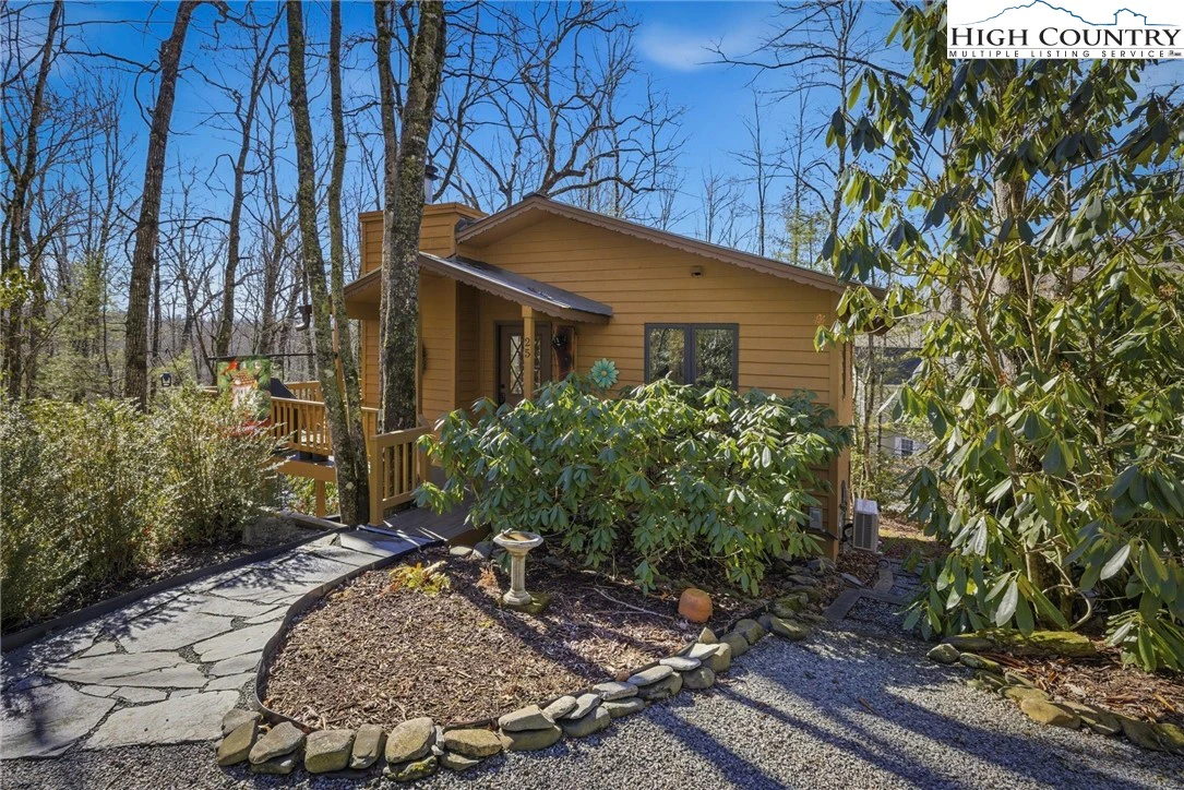 Image number 15 for the current listing