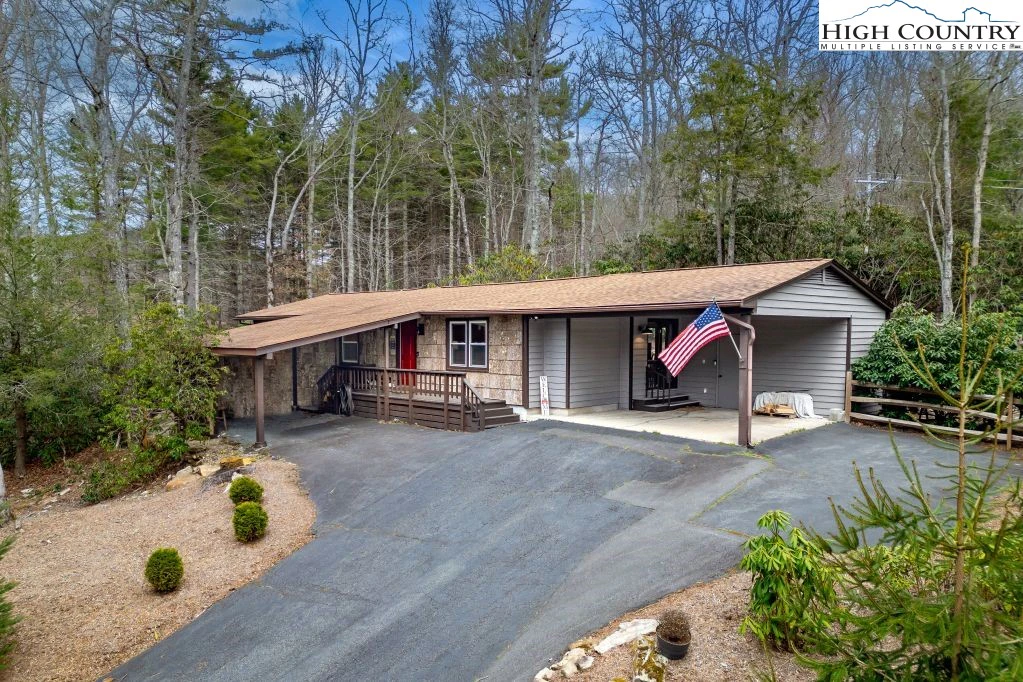 Image number 1 for the current listing