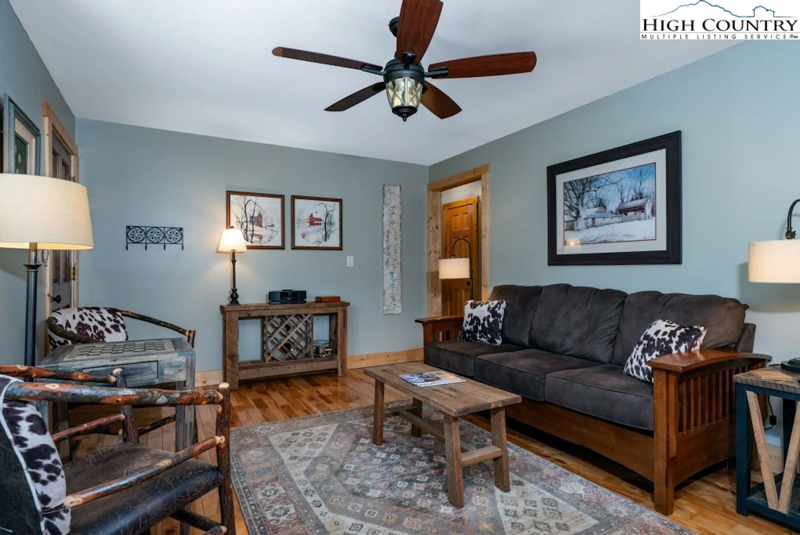 Image number 3 for the current listing