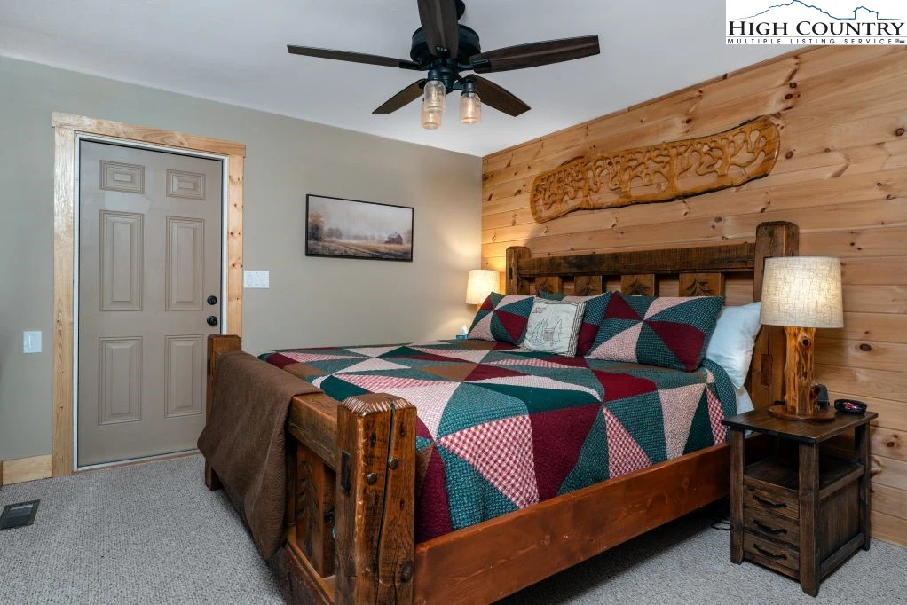 Image number 2 for the current listing