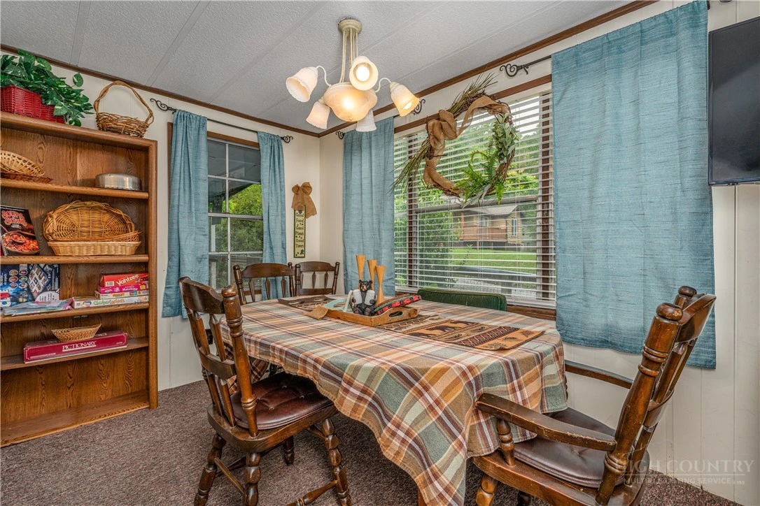 Image number 11 for the current listing