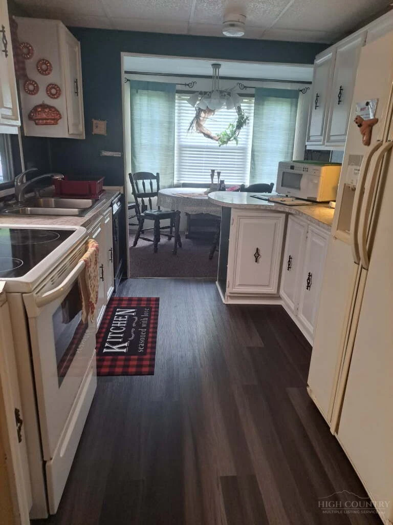 Image number 12 for the current listing