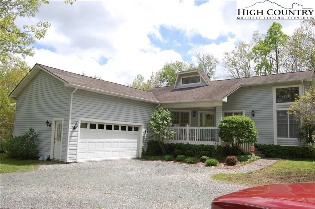 Image number 1 for the current listing