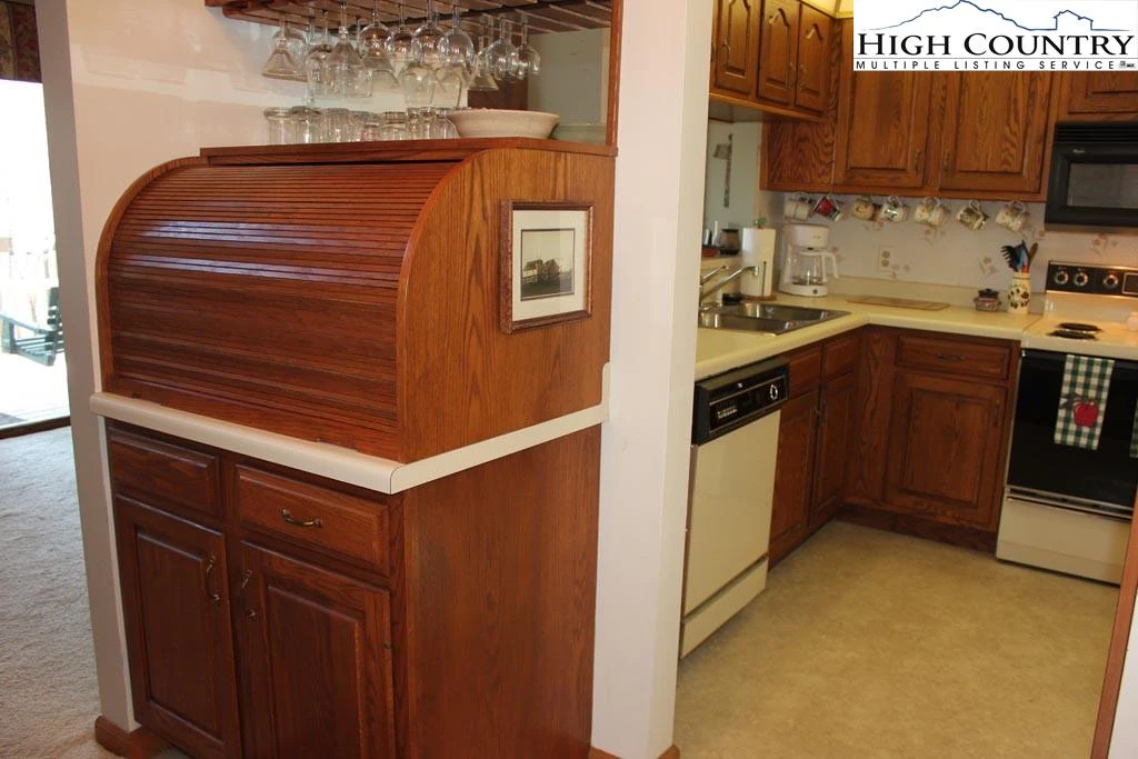 Image number 3 for the current listing