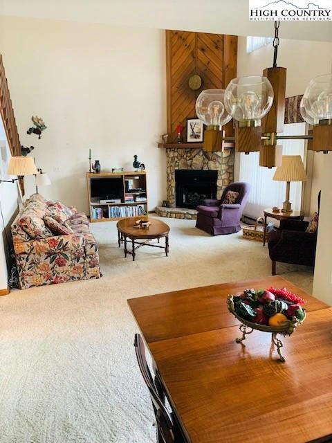 Image number 5 for the current listing
