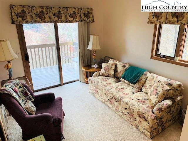 Image number 6 for the current listing