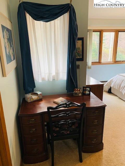 Image number 8 for the current listing
