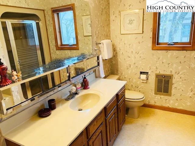 Image number 12 for the current listing