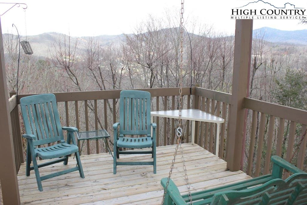 Image number 19 for the current listing