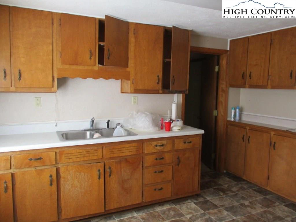 Image number 9 for the current listing