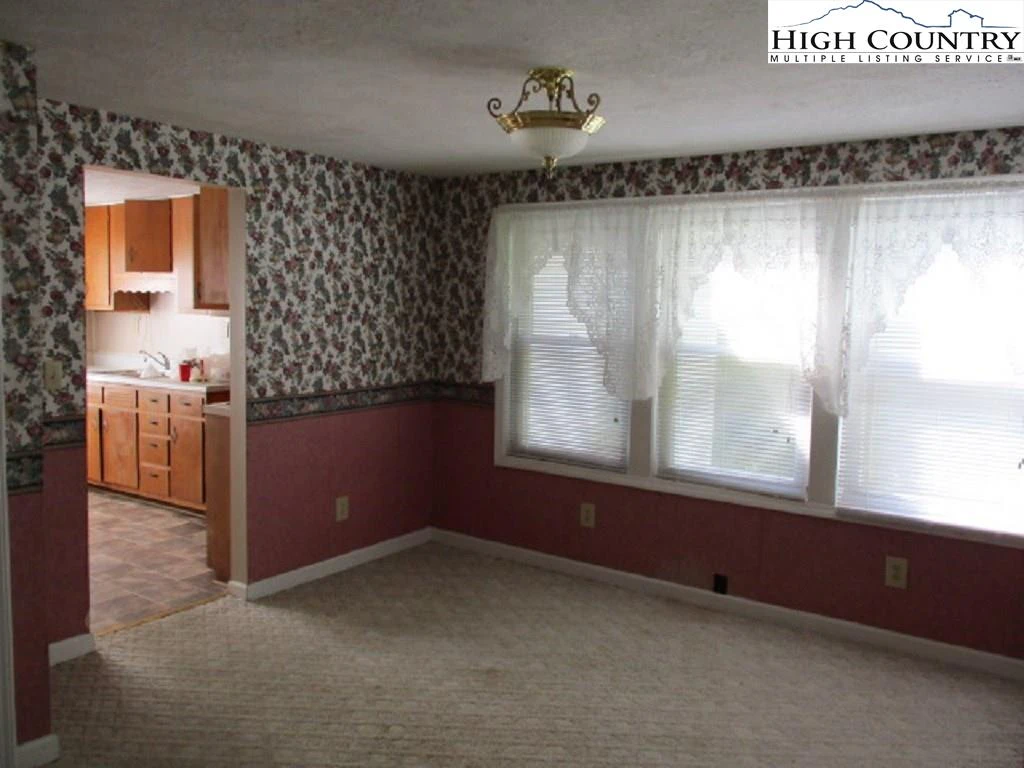 Image number 10 for the current listing