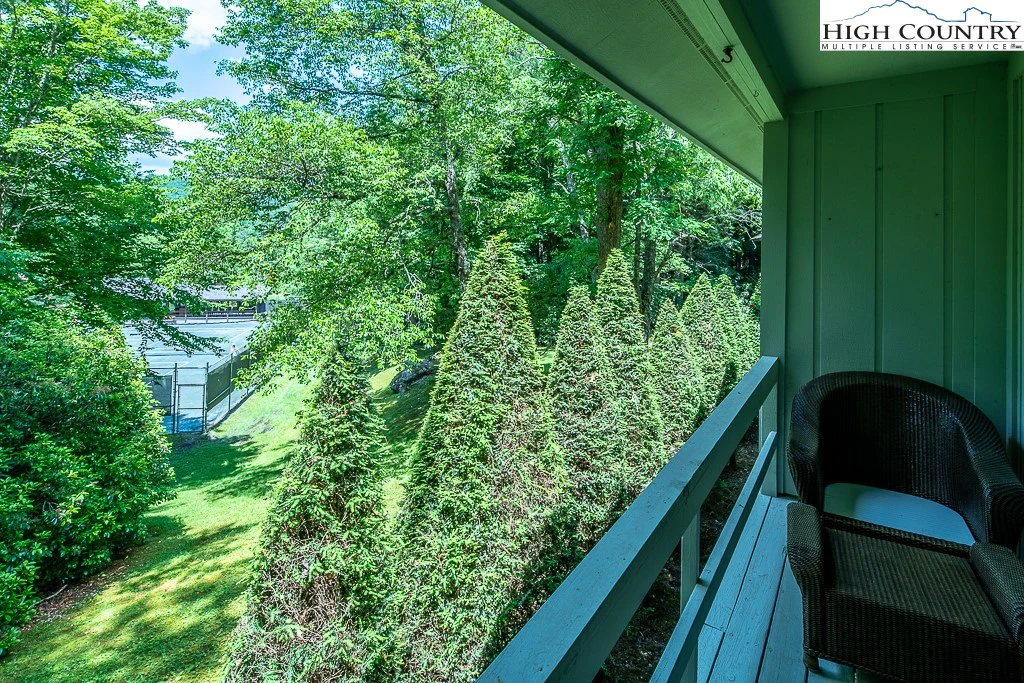 Image number 8 for the current listing