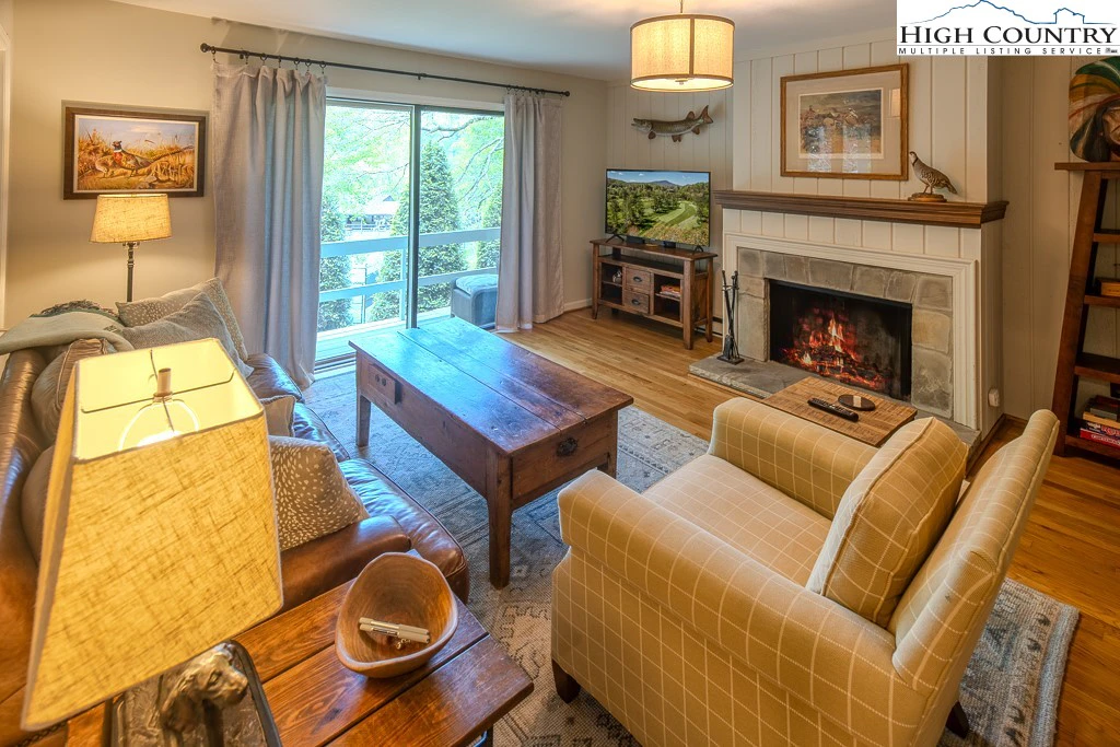 Image number 6 for the current listing