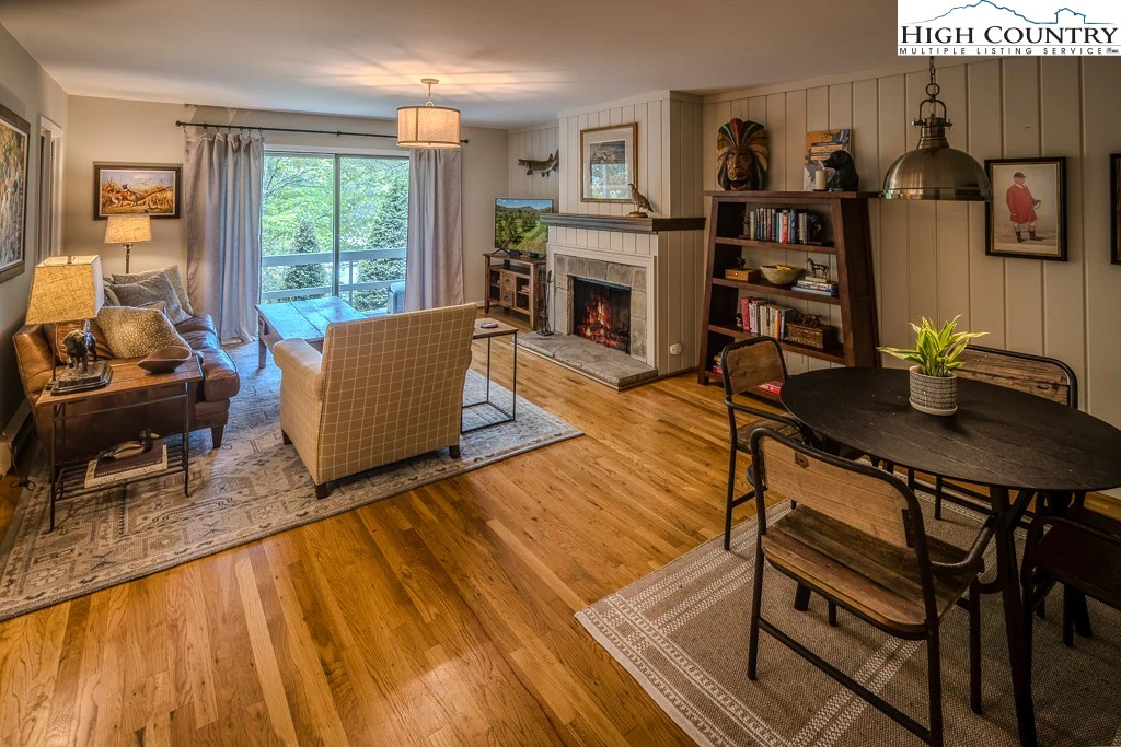 Image number 5 for the current listing