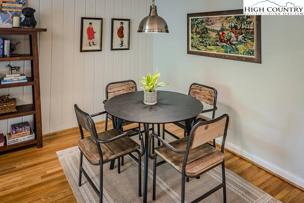 Image number 10 for the current listing