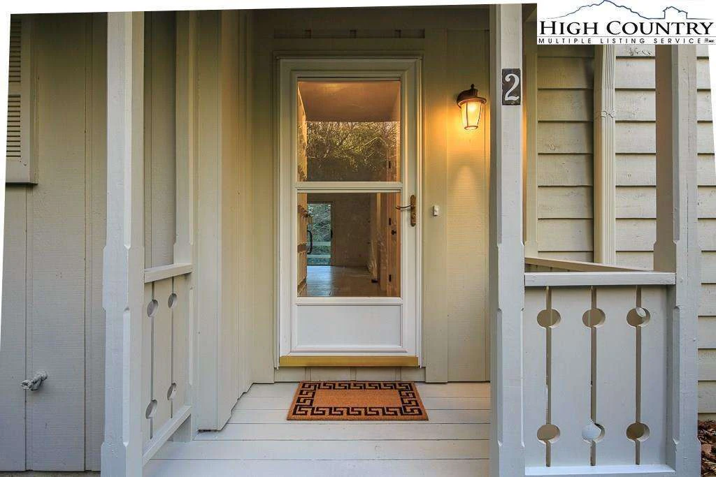 Image number 10 for the current listing