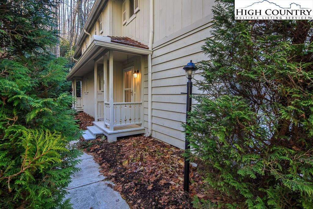 Image number 2 for the current listing