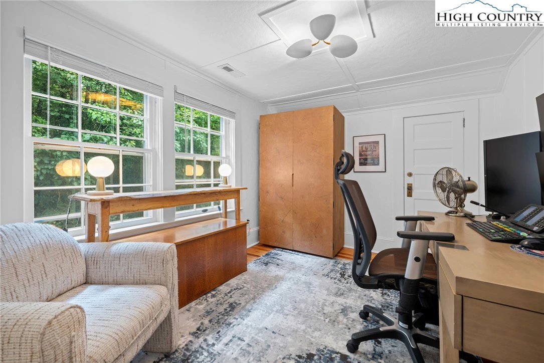 Image number 6 for the current listing