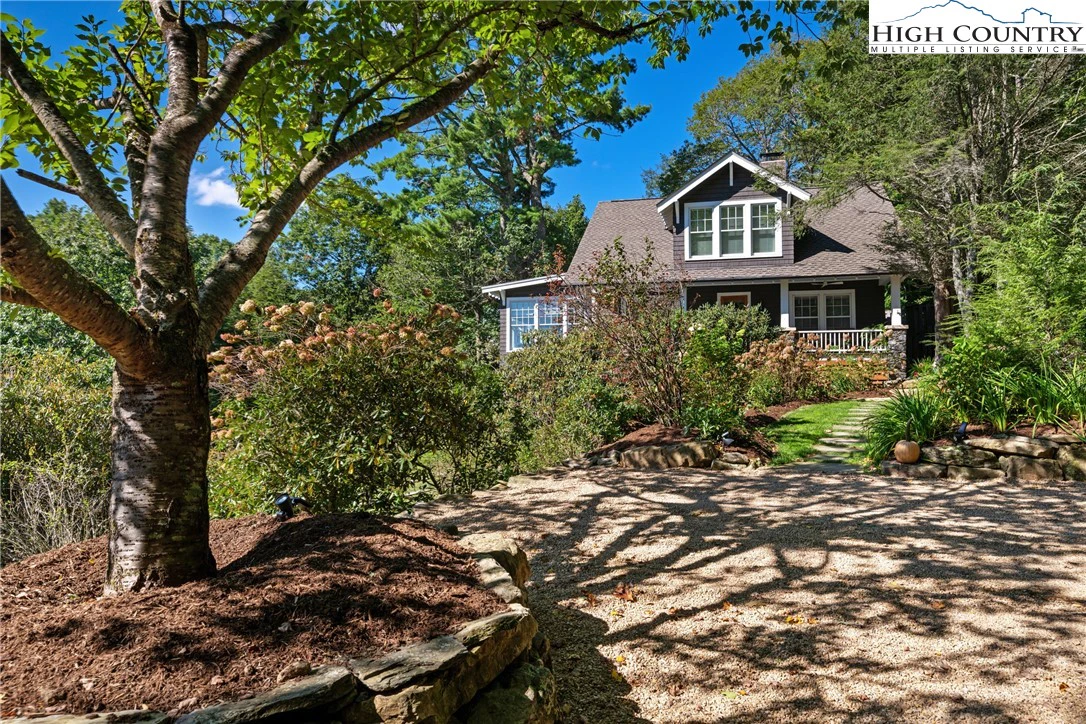 Image number 9 for the current listing