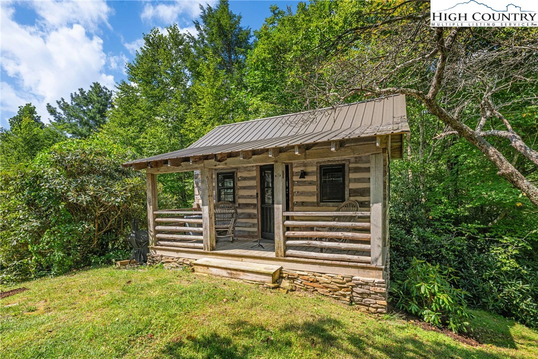 Image number 2 for the current listing