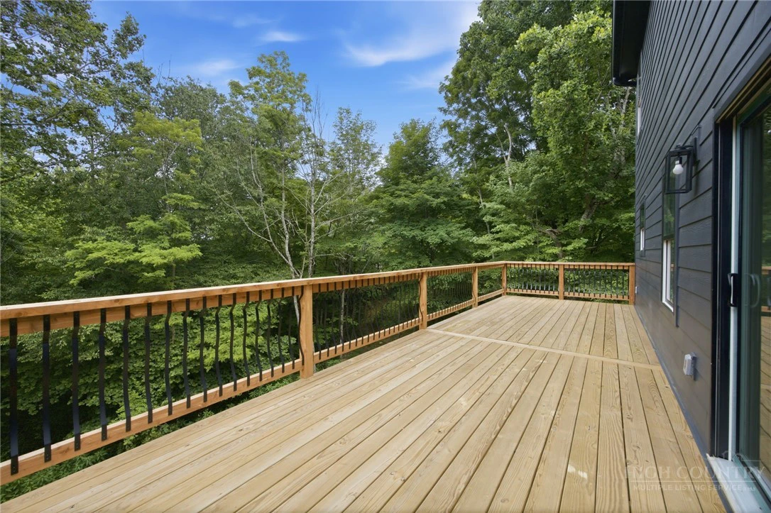 Image number 4 for the current listing