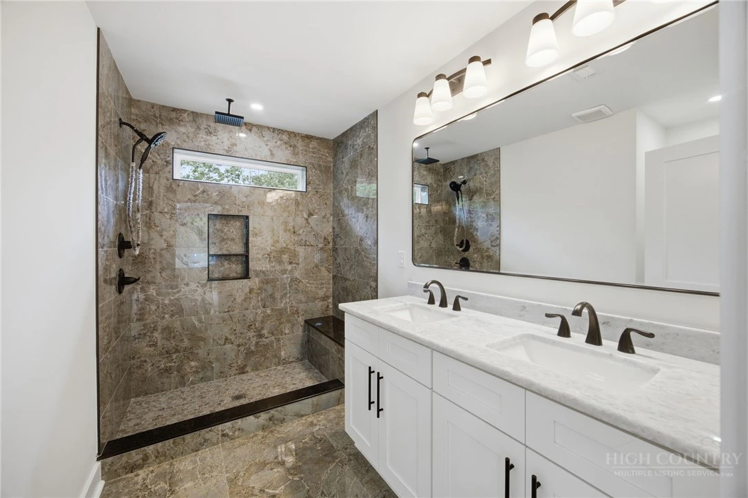 Image number 6 for the current listing