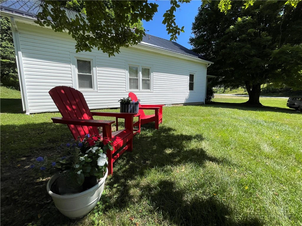 Image number 3 for the current listing