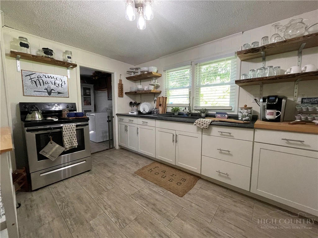 Image number 7 for the current listing