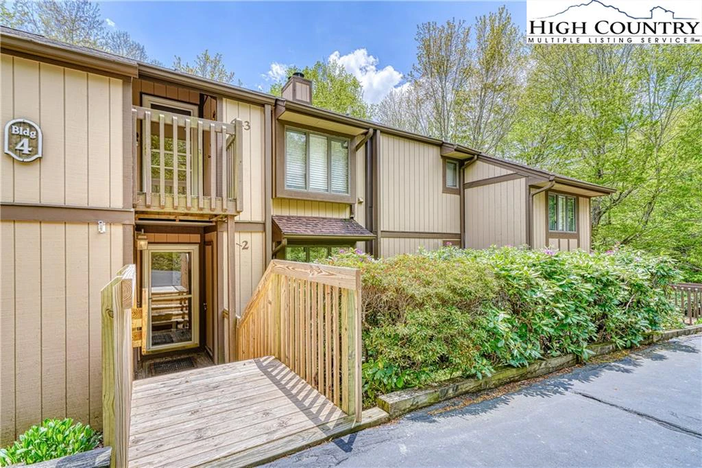Image number 1 for the current listing