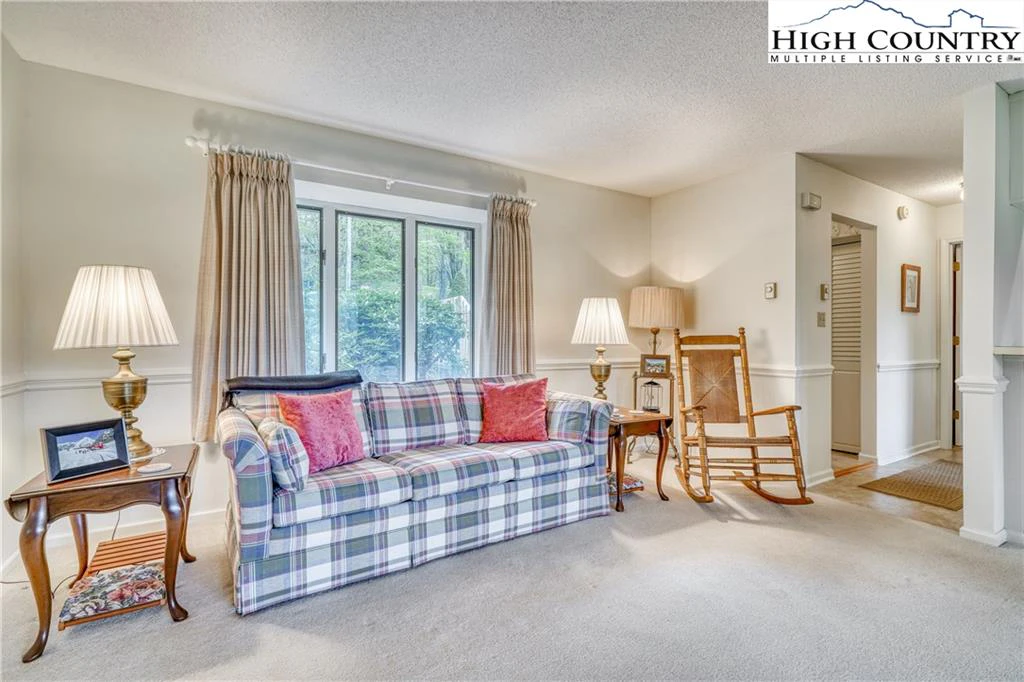 Image number 12 for the current listing